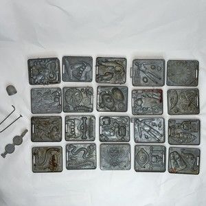 VTG Lot of 20 Mattel 1960's Crawler, crossbar, soldier, Skeleton, fright Molds